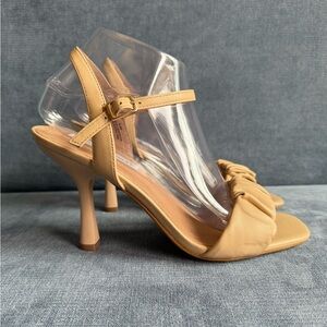 Chelsea & Violet Womens Nude Ruched Heels SZ 8.5 Ankle Strap Spool Heel Summer
